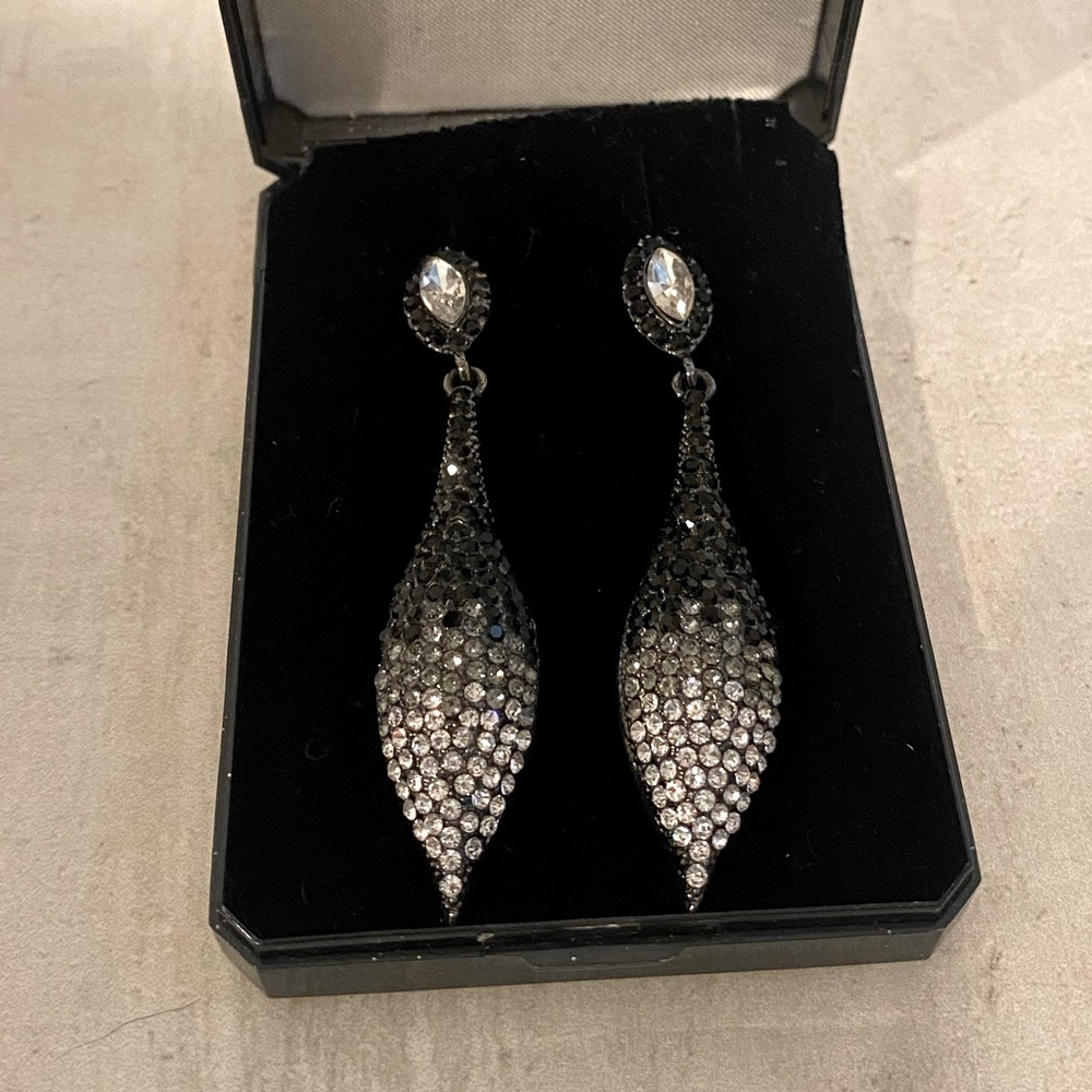 Black ombré drop earrings